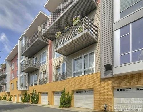 105-2200 Lyndhurst Ave, Charlotte, NC, 28203-5670 | Card Image