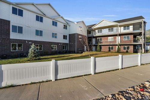 16-450 W Main St, Santaquin, UT, 84655-7168 | Card Image