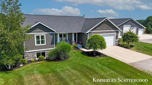 12566 Hoskins Ave, Cedar Springs, MI, 49319-9425 | Card Image