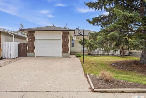 43 Springstein Ave, Regina, SK, S4R7J4 | Card Image