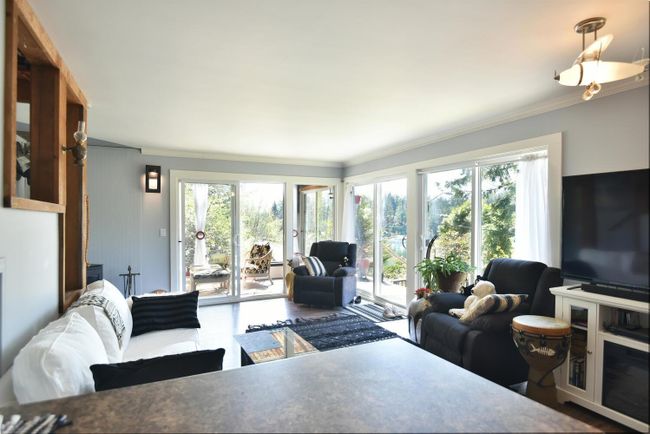 13214 Sex W'amin Street, House other with 2 bedrooms, 1 bathrooms and 4 parking in Garden Bay BC | Image 8