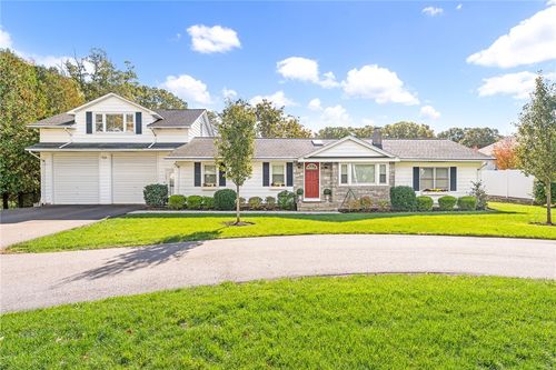 105 Camp Ave, North Kingstown, RI, 02852-3203 | Card Image