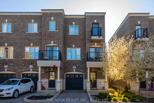 36 Ferris Sq, Courtice, ON, L1E0J2 | Card Image