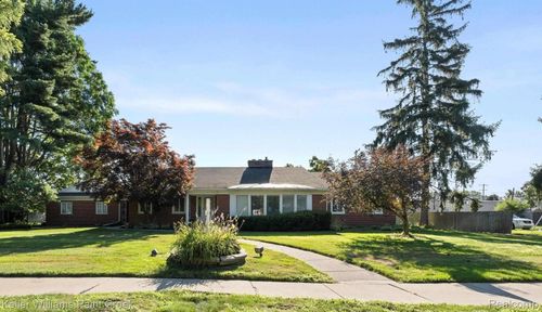 45280 Cass Ave, Utica, MI, 48317-5600 | Card Image