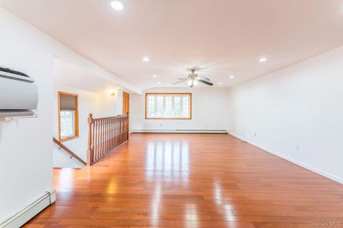 apt-4-145 W 21st St, New York, NY, 10011-3220 | Card Image