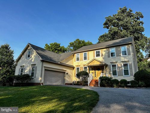 10136 Bracken Dr, Ellicott City, MD, 21042-1673 | Card Image
