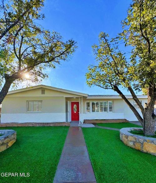 1515 Dennis Cir, El Paso, TX, 79925-2416 | Card Image