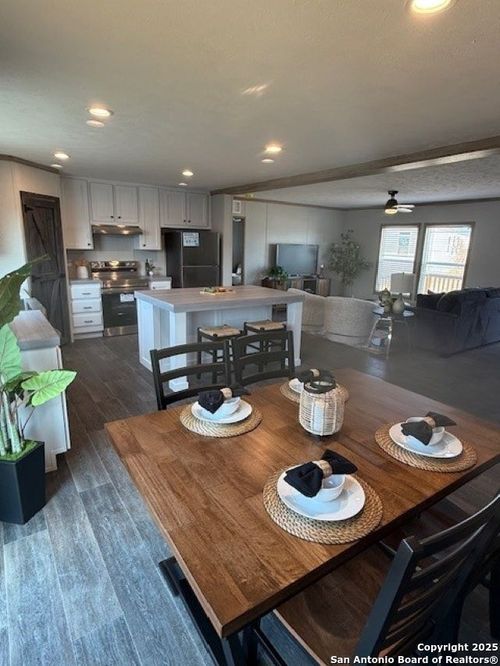 15966 Flores Curv, San Antonio, TX, 78221-4549 | Card Image