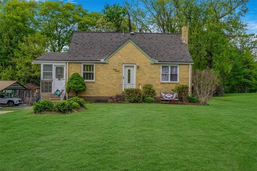 1100 Schweitzer Rd, Elizabeth Twp, PA, 15135-2016 | Card Image
