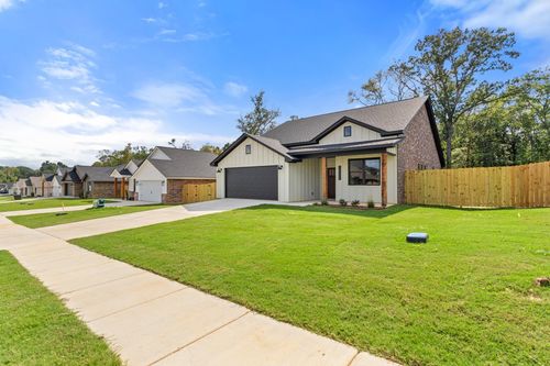 16326 Crossing Cir, Lindale, TX, 75771-1480 | Card Image
