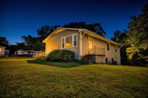 175 Sycamore St, Rocky Mount, VA, 24151-1020 | Card Image