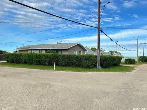 401 1st Ave E, Spiritwood, SK, S0J2M0 | Card Image