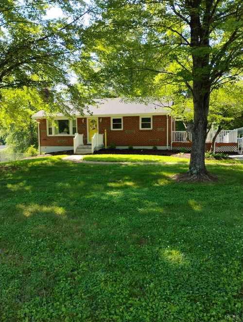 412 Oakwood Dr, Hurt, VA, 24563-2137 | Card Image