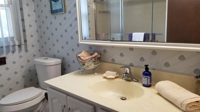 p ha;; bath.jpg | Image 20