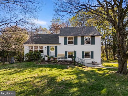 105 Westminster Dr, WALLINGFORD, PA, 19086-6639 | Card Image