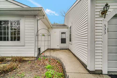533 Lyon Dr, Buffalo Grove, IL, 60089-1044 | Card Image