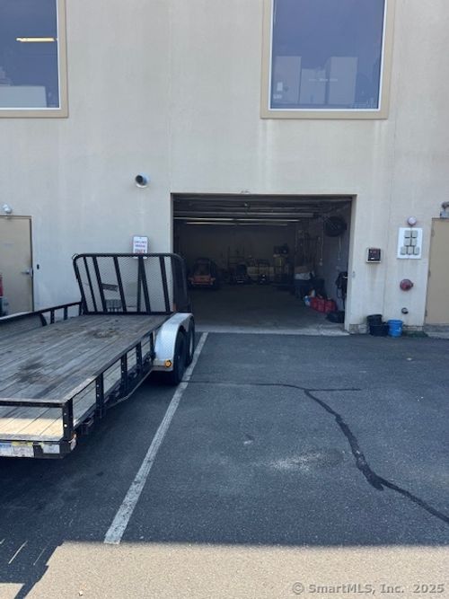 123 S Main St, Newtown, CT, 06470-5309 | Card Image