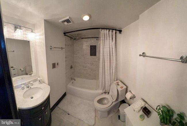 APT-1005 - 1239 Vermont Ave Nw, Condo with 2 bedrooms, 2 bathrooms and null parking in WASHINGTON DC | Image 6