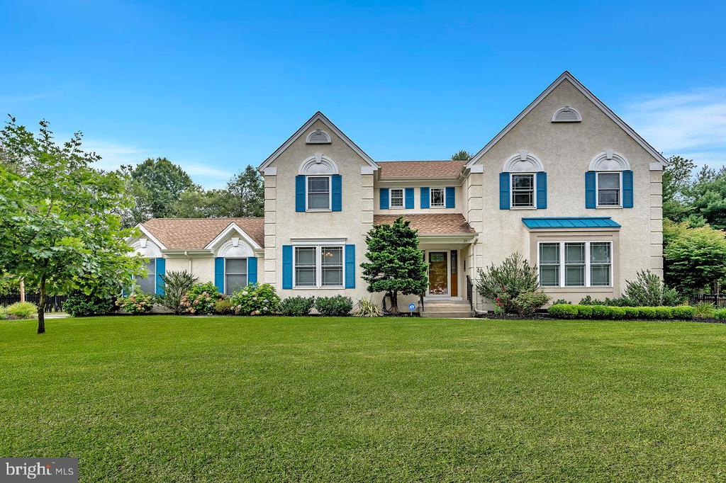 Hamton Ct, Robbinsville, NJ 08691