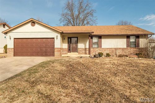 2018 Creekpoint Dr, Saint Peters, MO, 63376-3354 | Card Image