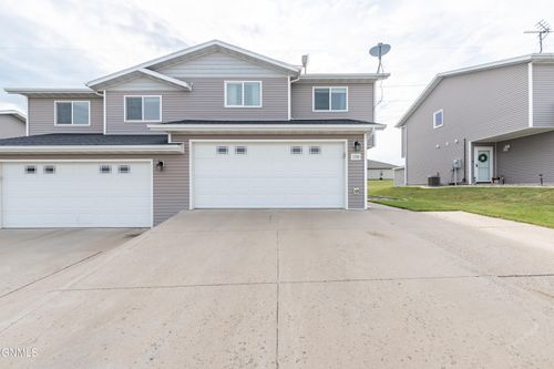 1310 Sorrento Cir, Bismarck, ND, 58501-7776 | Card Image
