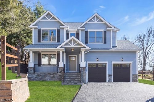 8 Church St, Stockton, NJ, 08559-2149 | Card Image