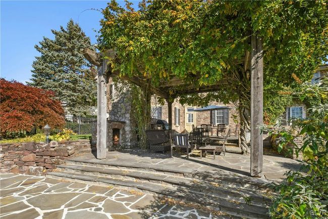 2332 Kunsman Rd, House other with 6 bedrooms, 5 bathrooms and null parking in Quakertown PA | Image 4