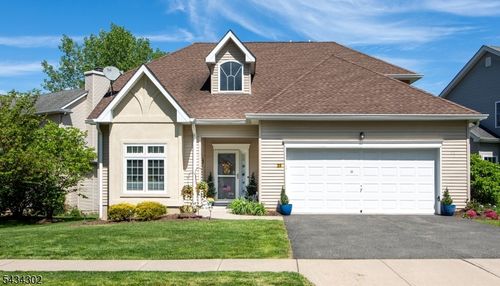 22 Bluffs Ct, Hamburg, NJ, 07419-1525 | Card Image
