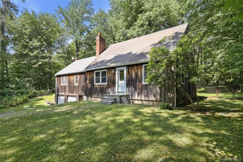 9 Stewart Rd, South Salem, NY, 10590-1214 | Card Image