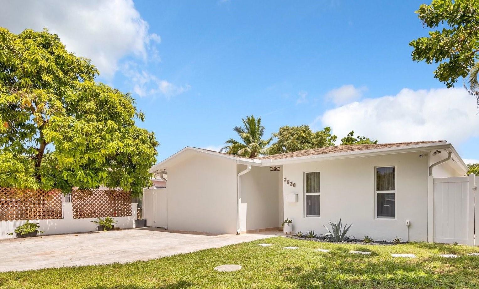 Adams St, Hollywood, FL 33020