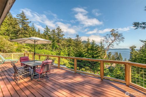 118 Cascade Way, Eastsound, WA, 98245-8541 | Card Image