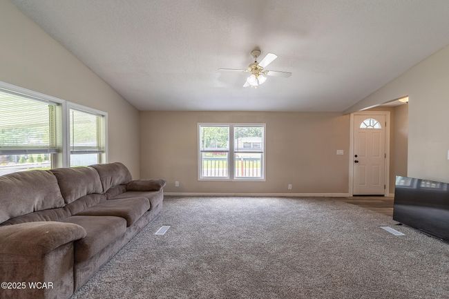 1303 Chateau Cir, House other with 3 bedrooms, 2 bathrooms and null parking in Findlay OH | Image 12