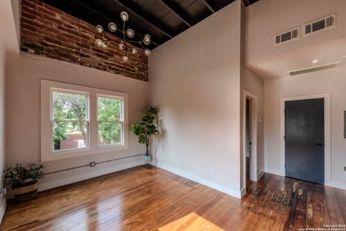 apt-7-1714 S Saint Marys St, San Antonio, TX, 78210-1643 | Card Image