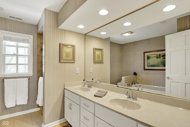 13587 Kensington Pl, Townhouse with 2 bedrooms, 3 bathrooms and null parking in Carmel IN | Image 47