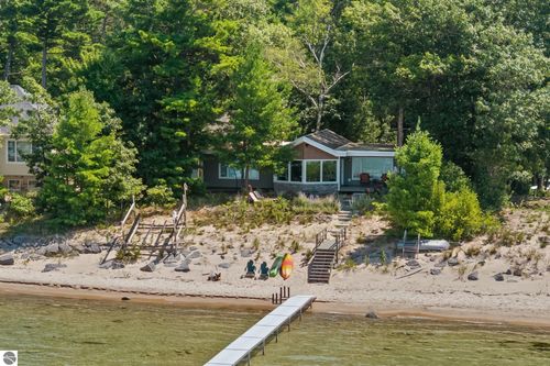 10892 Lakeshore Rd, Williamsburg, MI, 49690-9454 | Card Image
