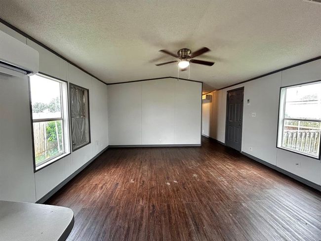 2523 Oyster Creek Bnd, House other with 3 bedrooms, 2 bathrooms and null parking in Oyster Creek TX | Image 9