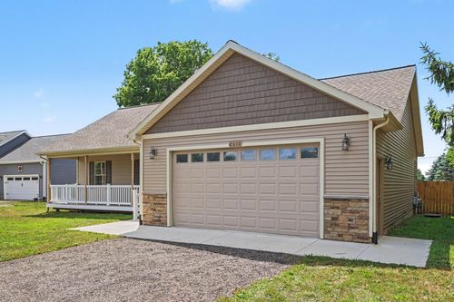 2010 Wolf Lake Rd, Grass Lake, MI, 49240-9437 | Card Image