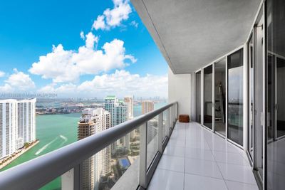 4706 - 495 Brickell Ave, Condo with 1 bedrooms, 1 bathrooms and null parking in Miami FL | Image 1