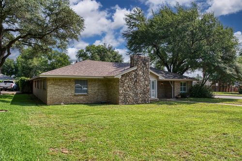 4501 Trowbridge Dr, Arlington, TX, 76013-5434 | Card Image