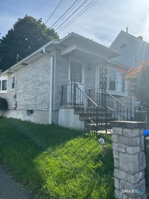 57 Avon Ave, Waterbury, CT, 06708-4618 | Card Image