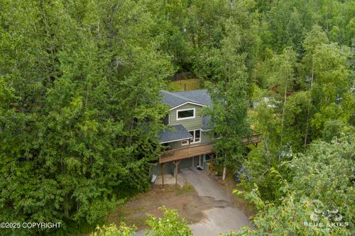 22432 Glacier View Dr, Eagle River, AK, 99577-9538 | Card Image