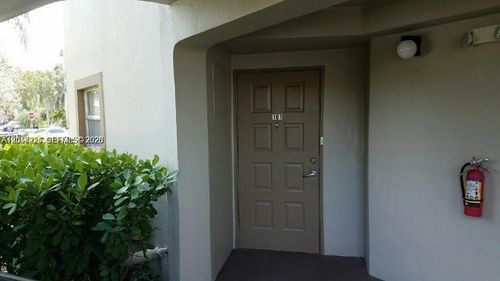 101l-550 Sw 137th Ave, Pembroke Pines, FL, 33027-1589 | Card Image