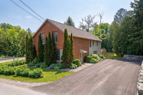 815 Forks Of The Credit Rd, Belfountain, ON, L7K0E7 | Card Image