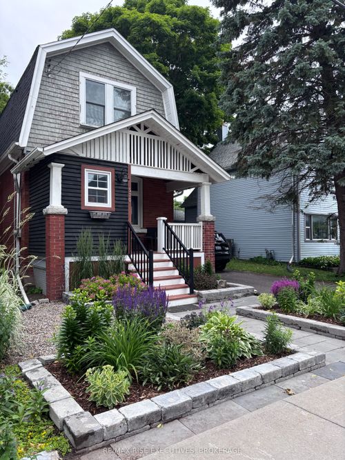 570 Frontenac St, Kingston, ON, K7K4M2 | Card Image