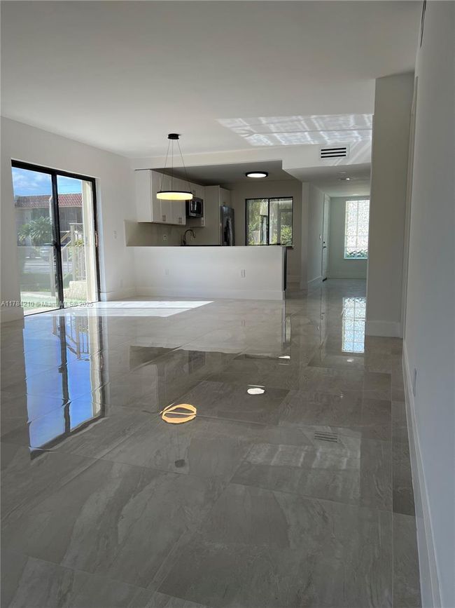 APT-104 - 16461 Blatt Blvd, Condo with 2 bedrooms, 2 bathrooms and null parking in Weston FL | Image 13