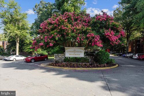 21-3352 Woodburn Rd, ANNANDALE, VA, 22003-1279 | Card Image