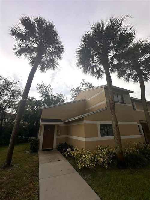 209 Palm Cir East, Pembroke Pines, FL, 33025 | Card Image