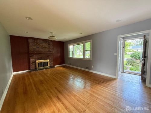 869 Gates Ave, Piscataway, NJ, 08854-5017 | Card Image