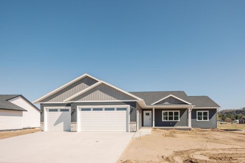1371 Annapolis Dr, Holmen, WI, 54636-6408 | Card Image