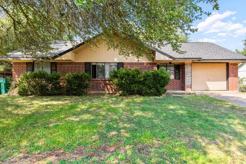 102 Susanna St, Waco, TX, 76705-1374 | Card Image